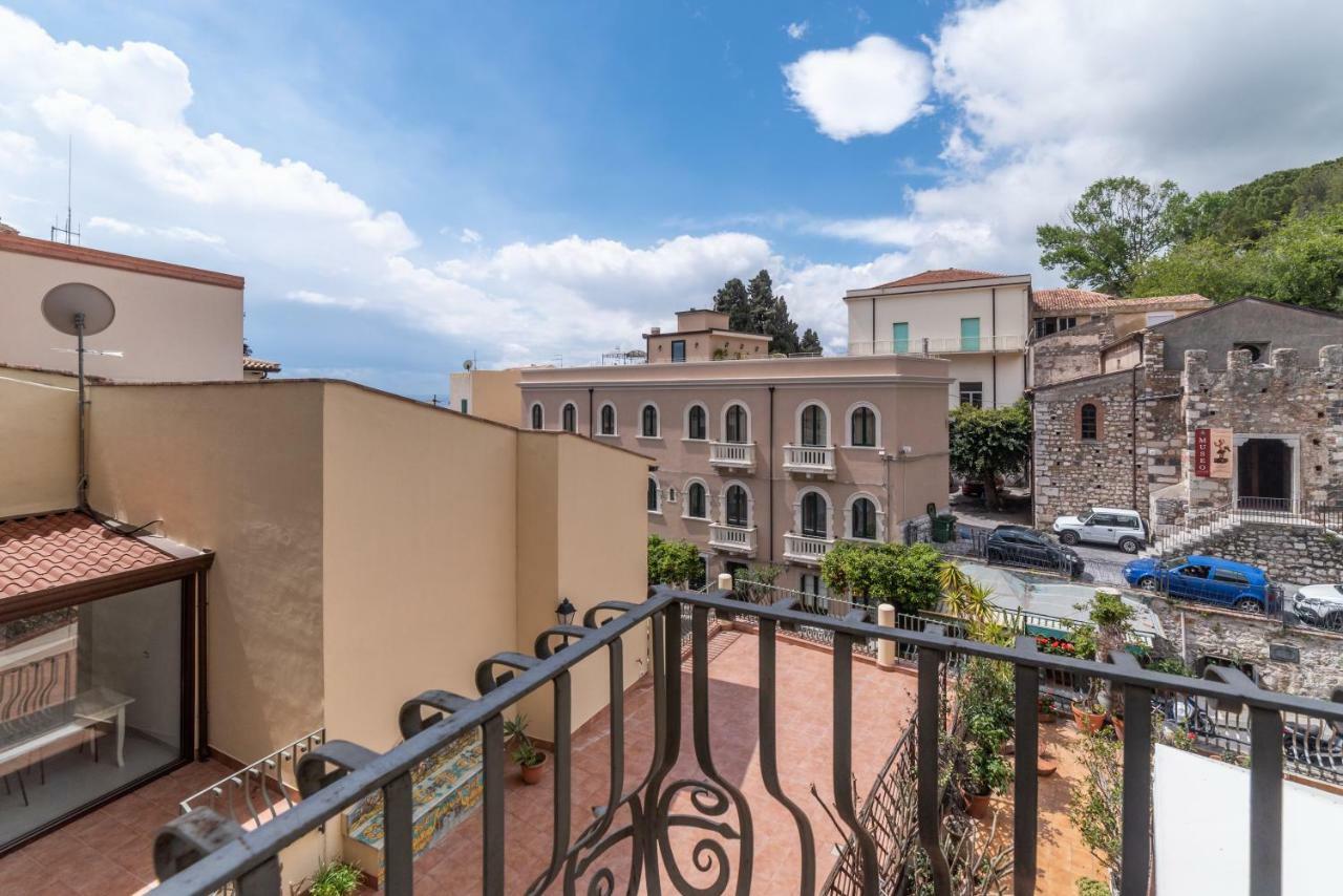 Theokles Apartment Taormina Eksteriør billede